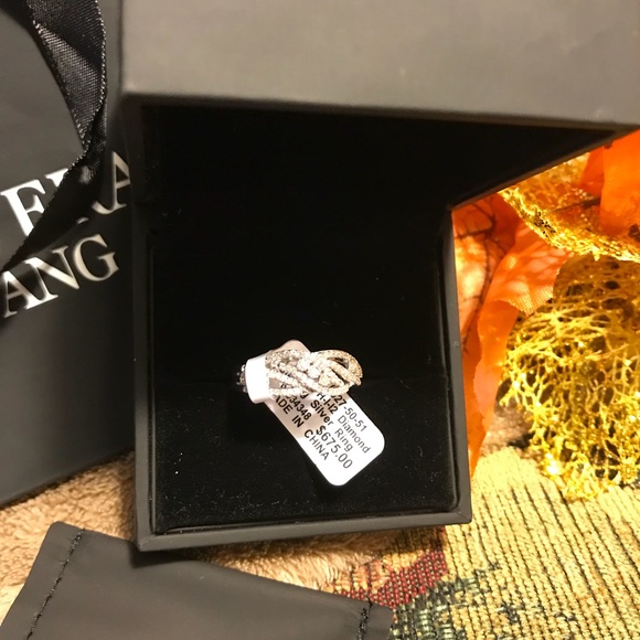 BRAND NEW SIMPLY VERA VERA WANG RING💍💋 - Picture 2 of 4